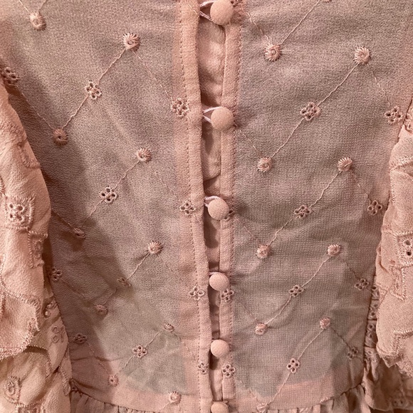 Size 6 H&M dusty pink embroidered blouse - Picture 4 of 4